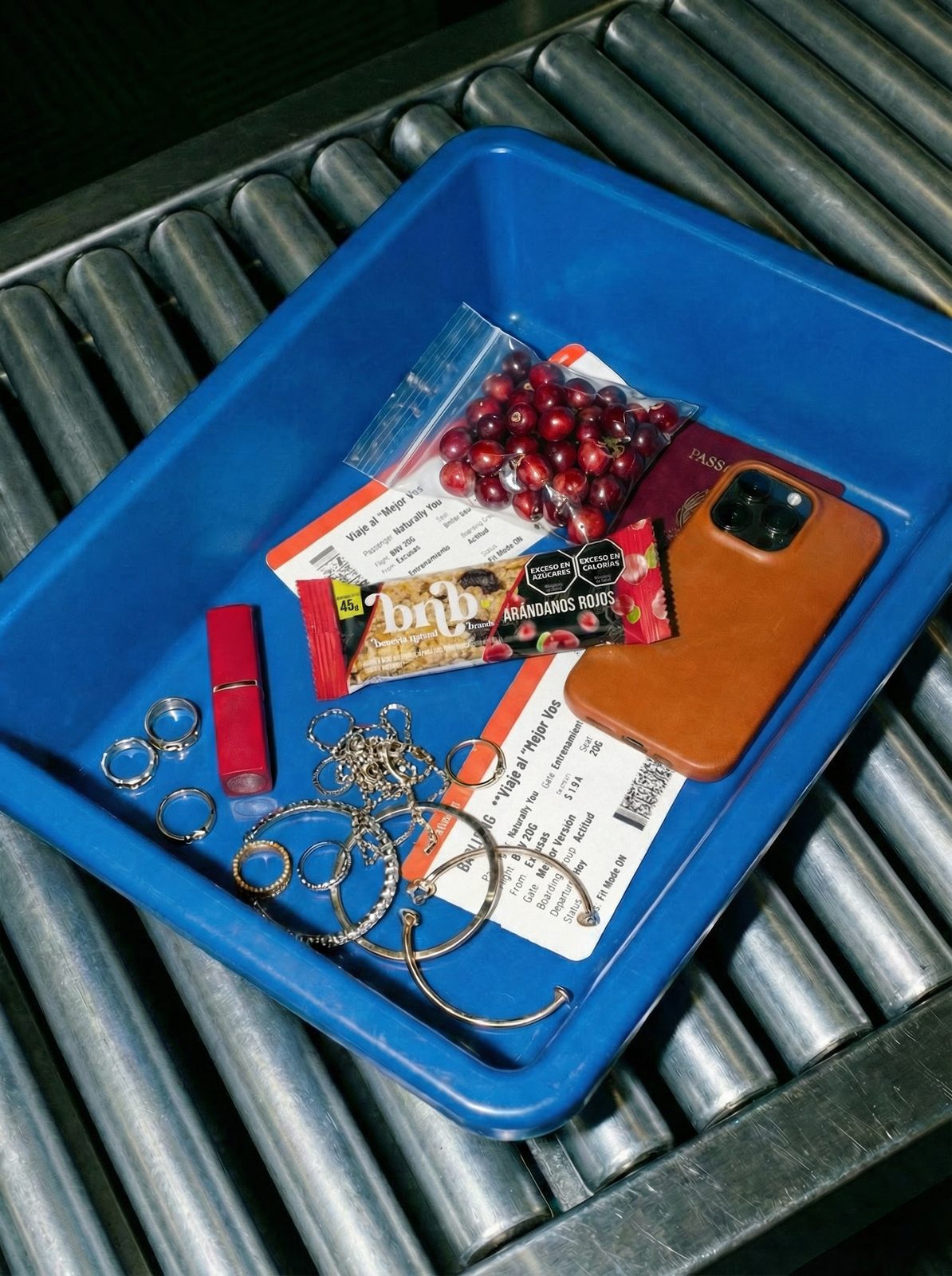 BNB - flatlay editorial